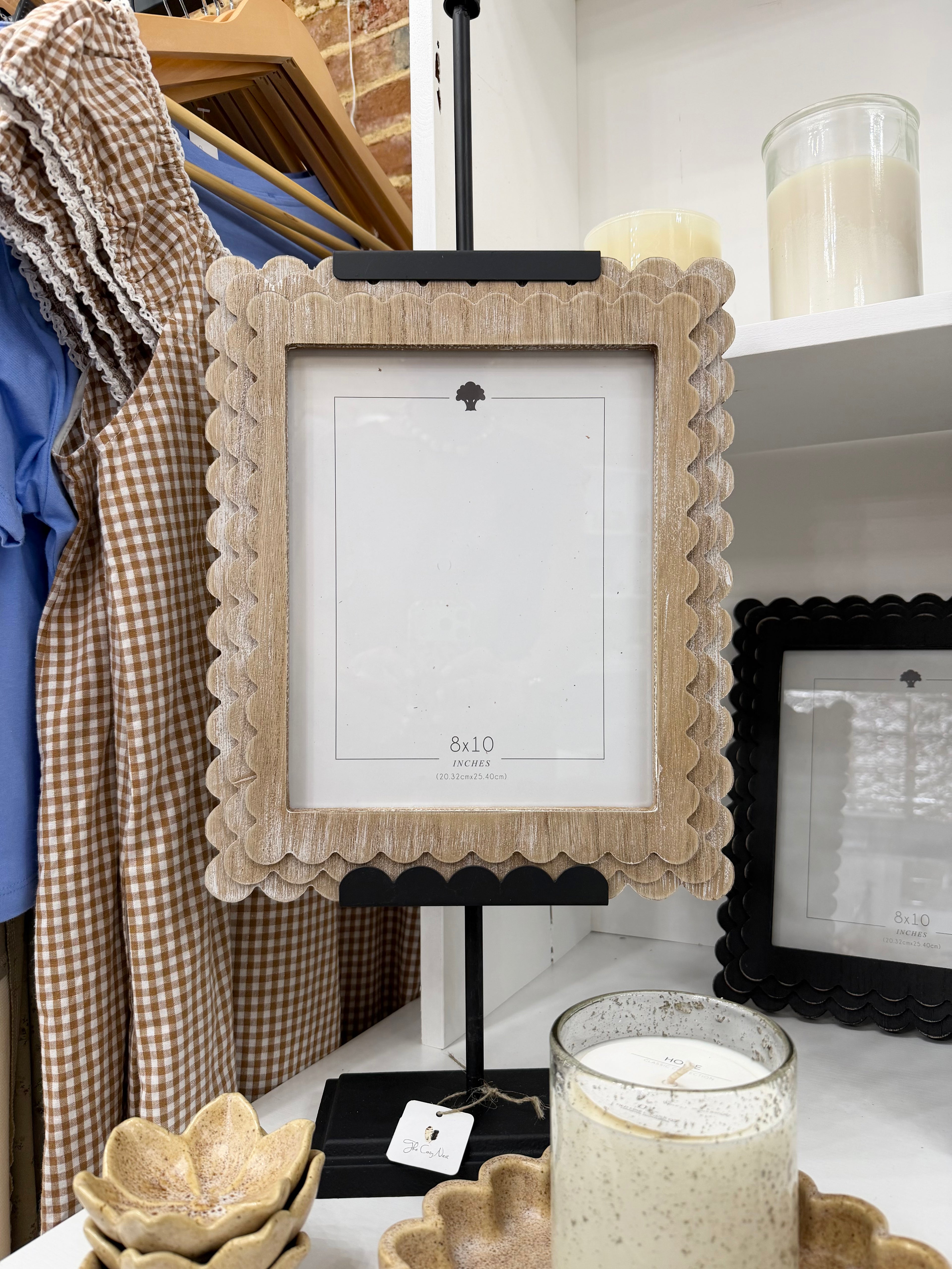 Natural Scalloped Wood Frame 8x10