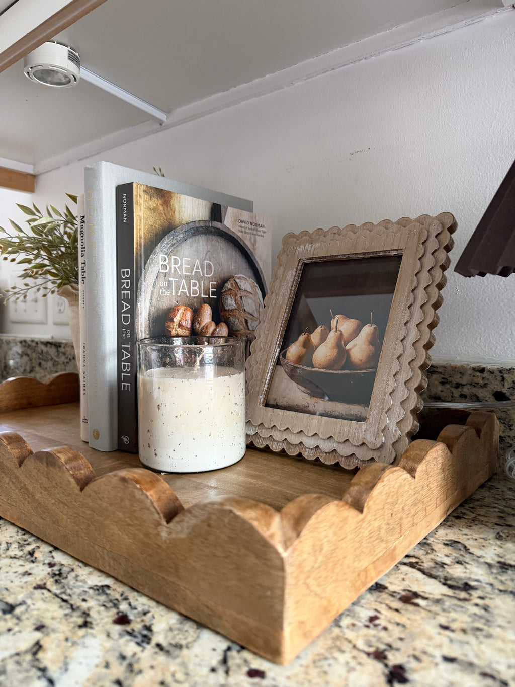 Scalloped Wood Rectangle Tray