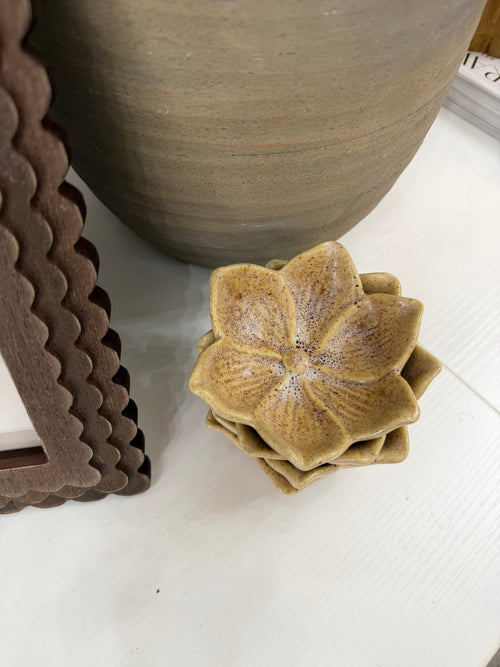 Beige Ceramic Flower Dish - The Cozy Nest