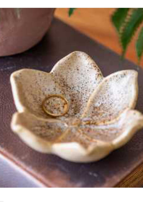 Beige Ceramic Flower Dish - The Cozy Nest