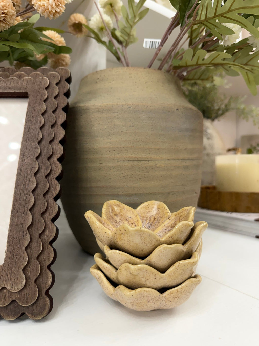 Beige Ceramic Flower Dish - The Cozy Nest