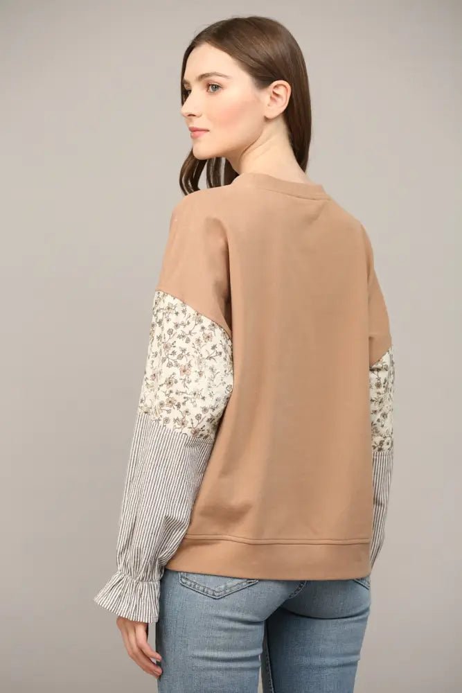 Contrast Sleeve Sweatshirt - The Cozy Nest
