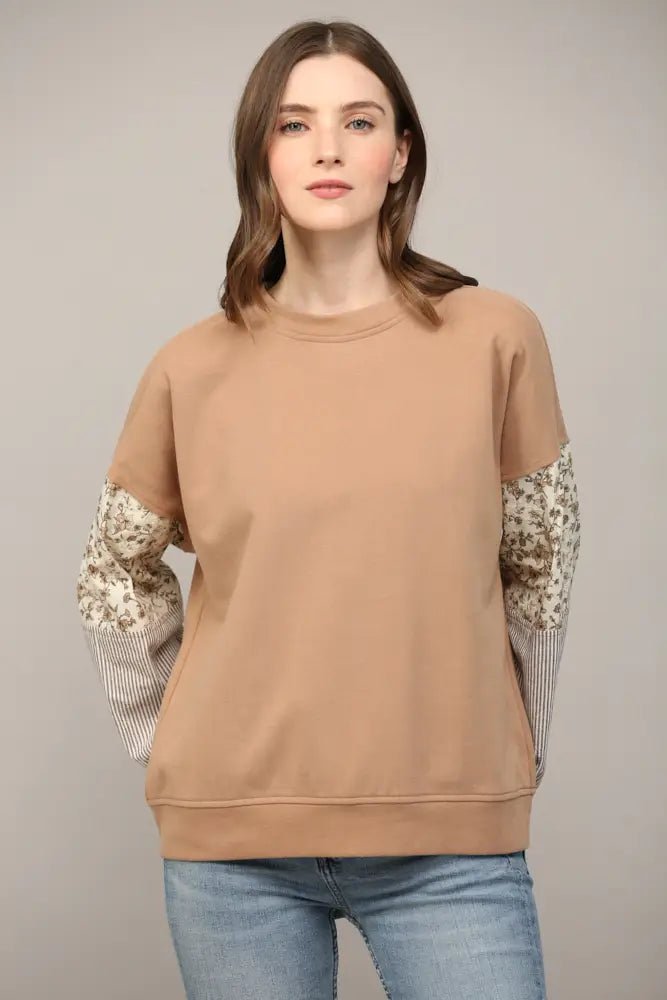 Contrast Sleeve Sweatshirt - The Cozy Nest