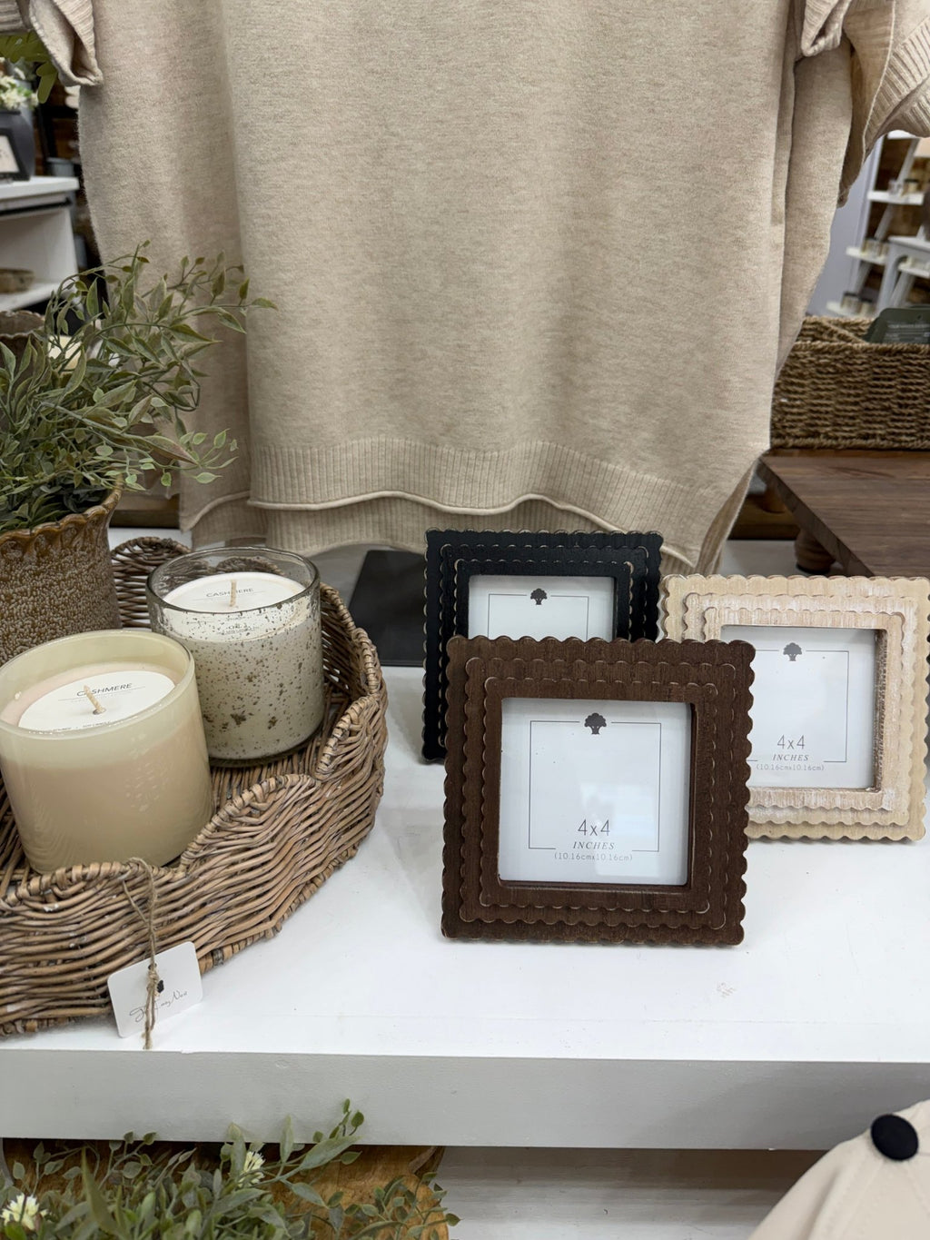 Expresso Scalloped Wood Frame - The Cozy Nest