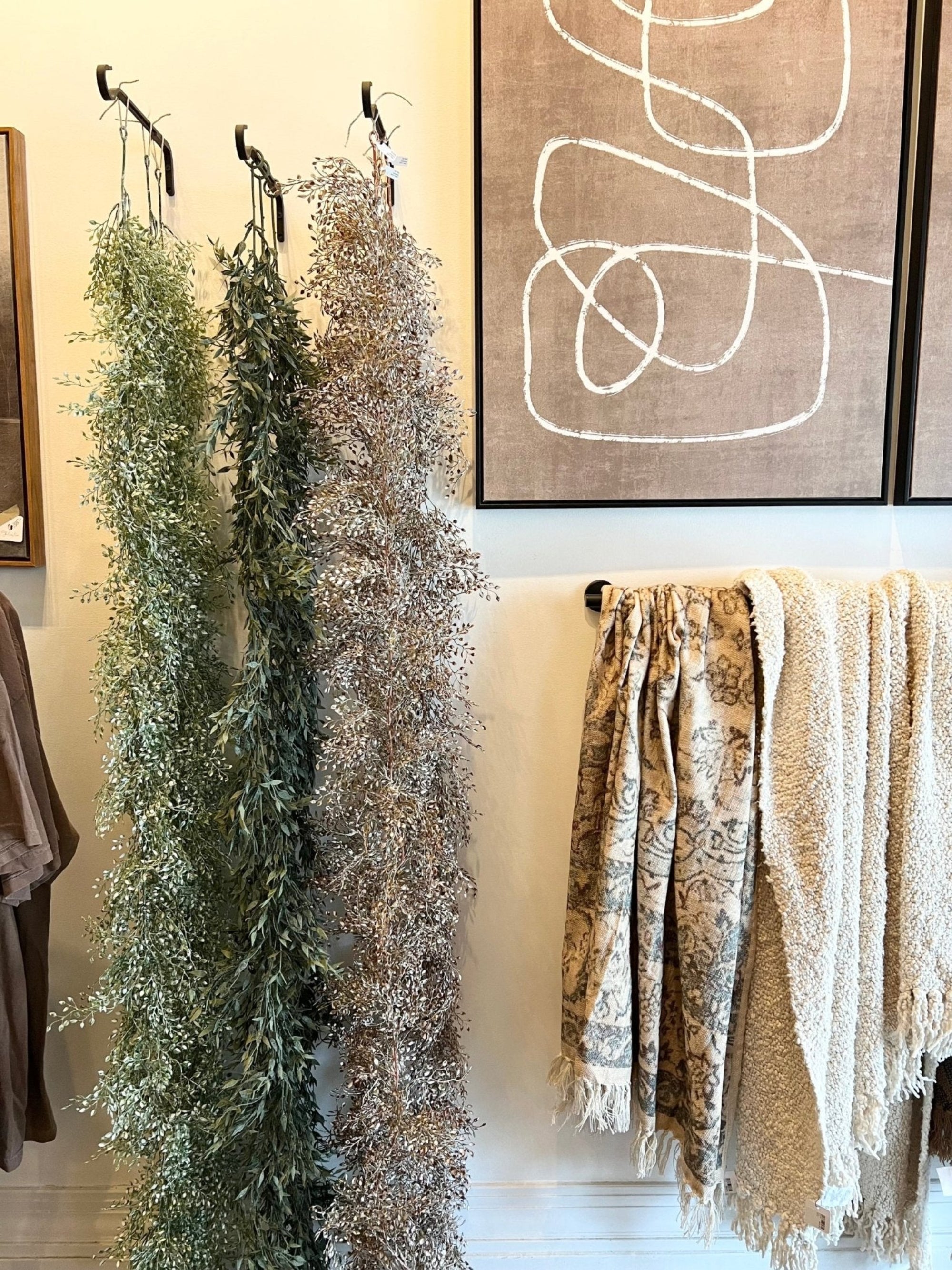 Luna Garland In Mocha - The Cozy Nest