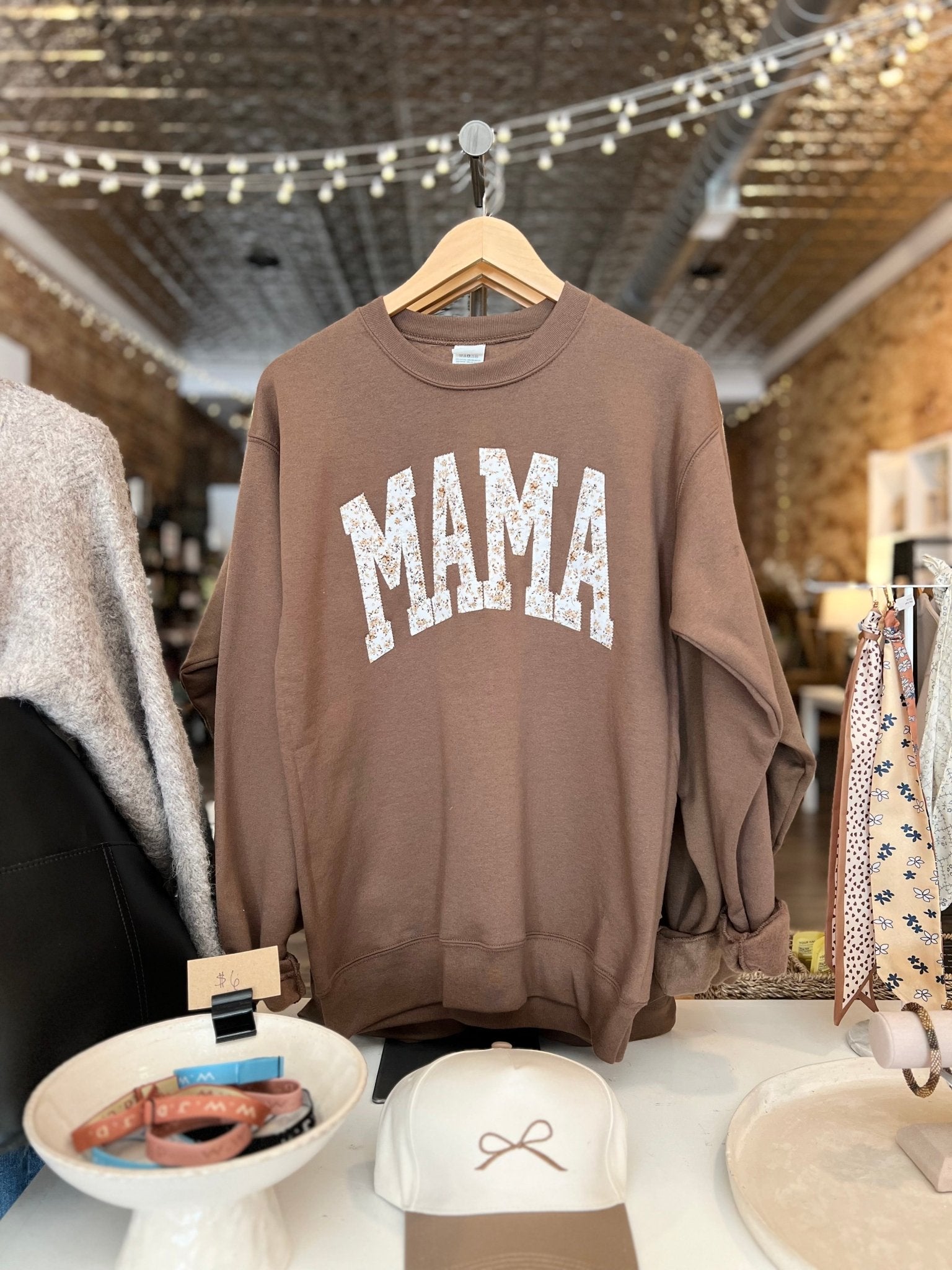 Mamma Floral Sweatshirt - The Cozy Nest