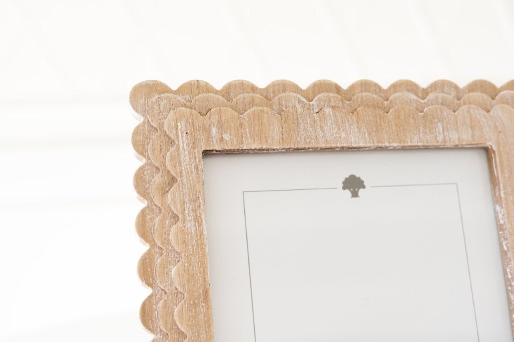 Natural Scalloped Wood Frame 8x10 - The Cozy Nest