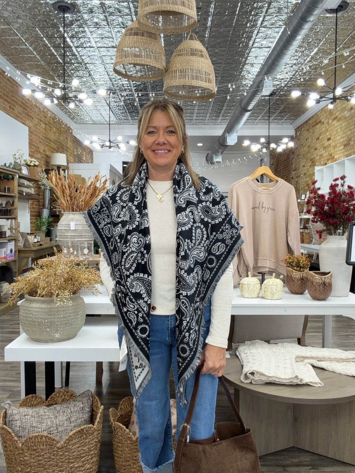Ornate Paisley Triangular scarf-Black - The Cozy Nest