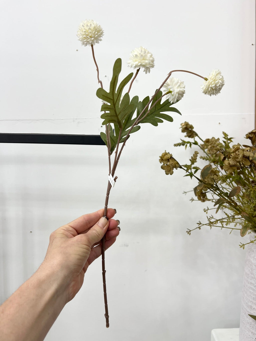Pom Pom Stem In Ivory - The Cozy Nest