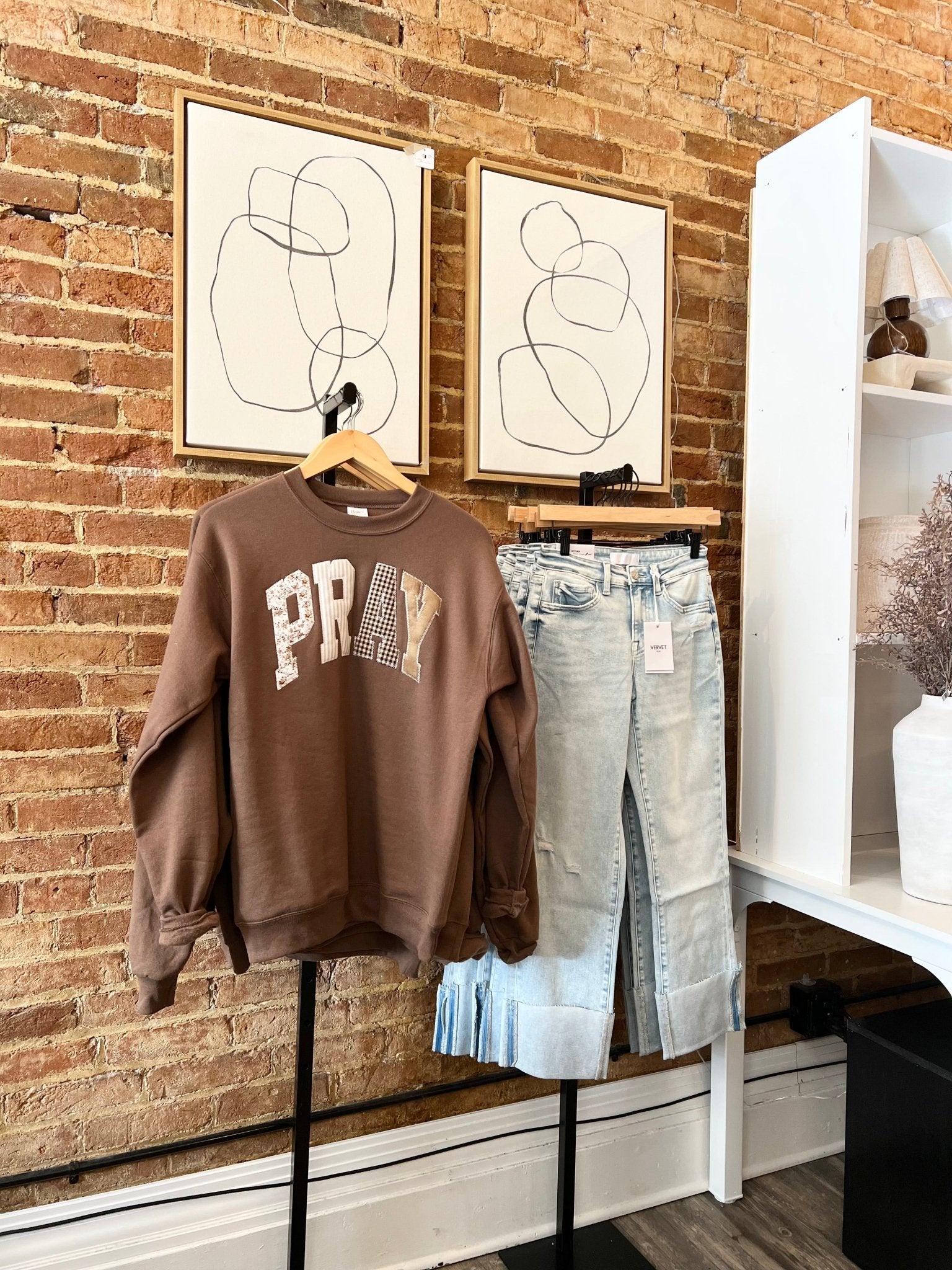 Pray Floral Sweatshirt - The Cozy Nest