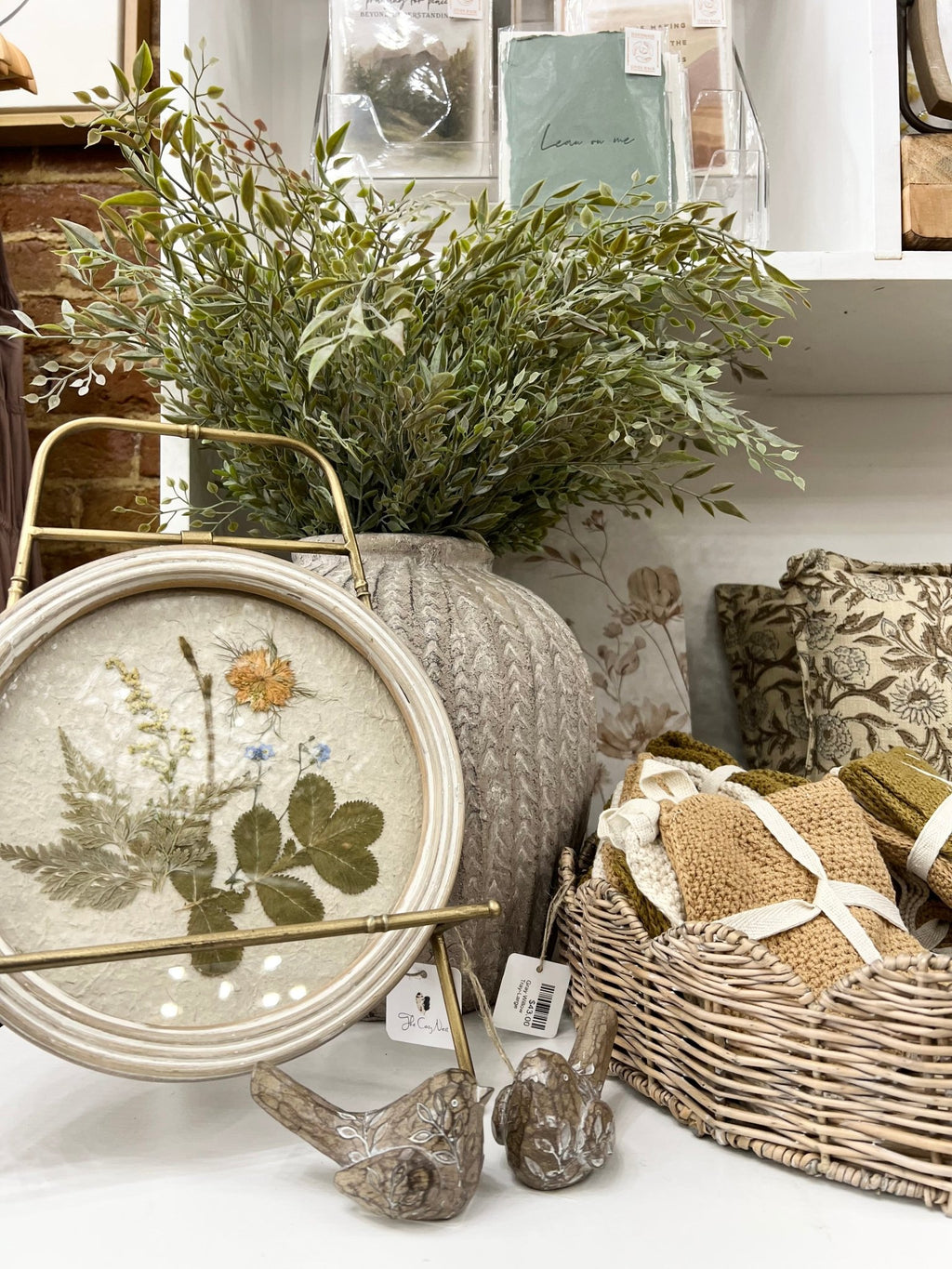 Round Framed Botanicals - Marigold - The Cozy Nest