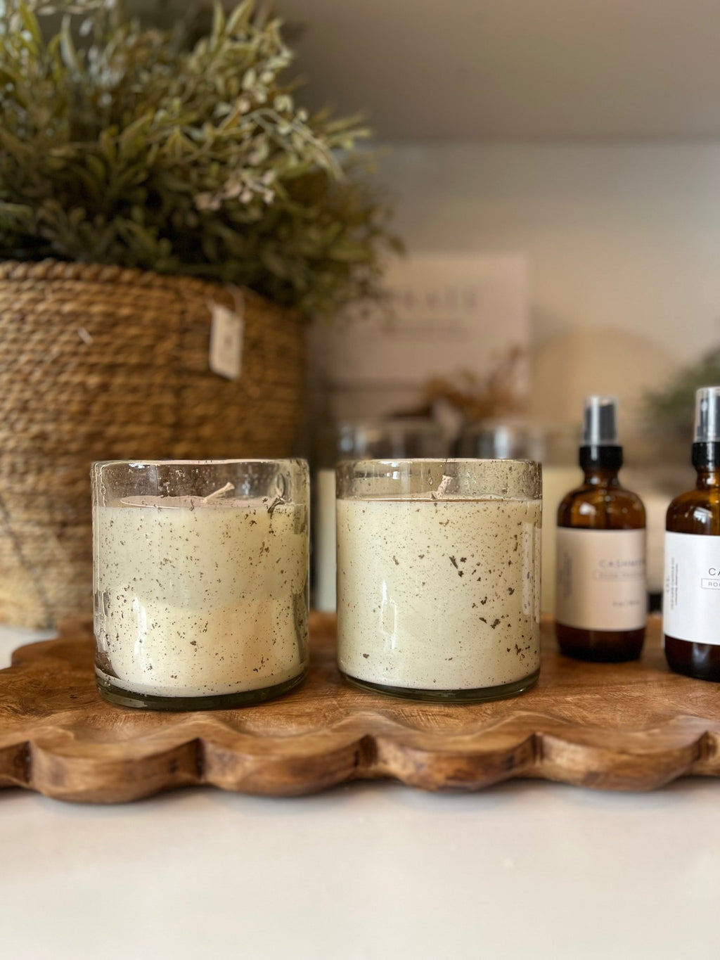 Scalloped Edge Tray - The Cozy Nest