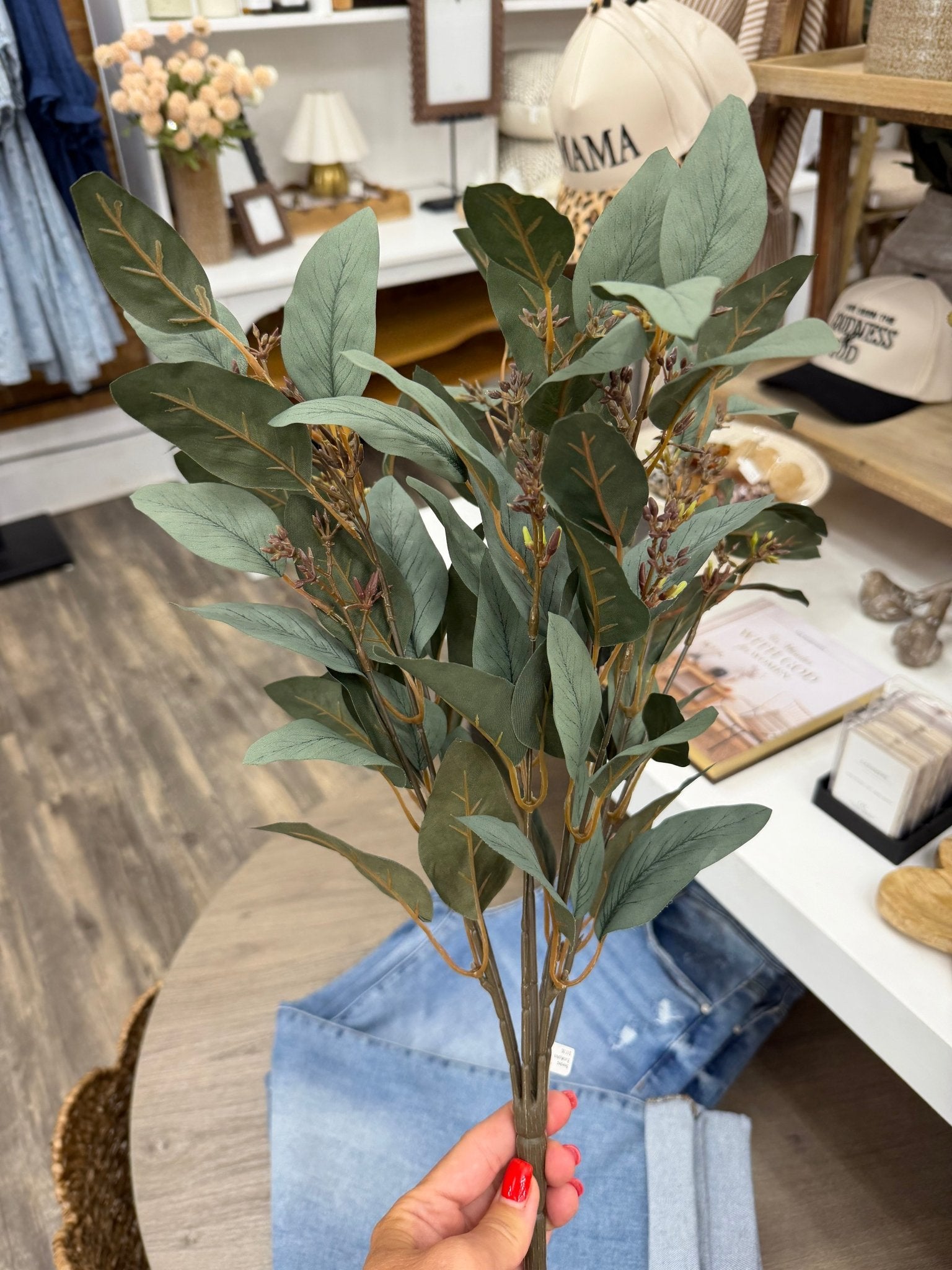 Seeded Eucalyptus - The Cozy Nest
