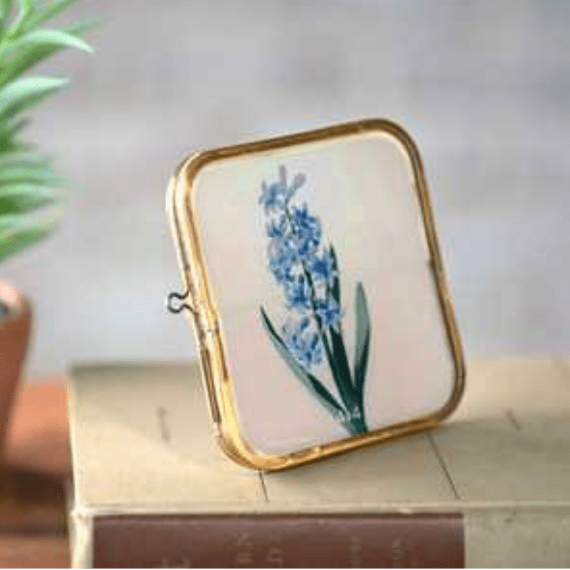 Square Brass Frame - The Cozy Nest